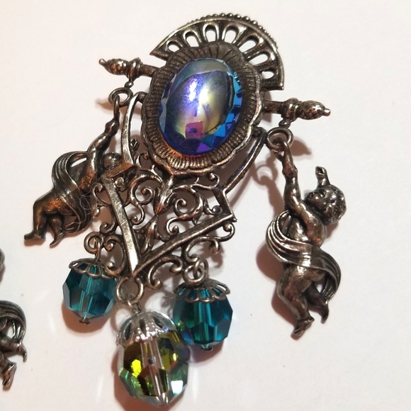 1980s Runway Style Cherub Aurora Borealis Long Earrings - Picture 4 of 7